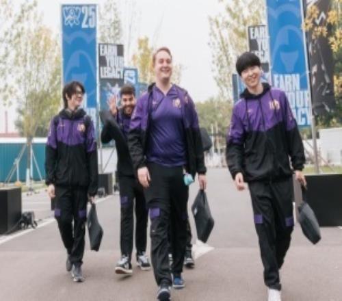 VKS成为S15瑞士轮第四支被淘汰队伍，北美赛区仅剩一号种子FLY