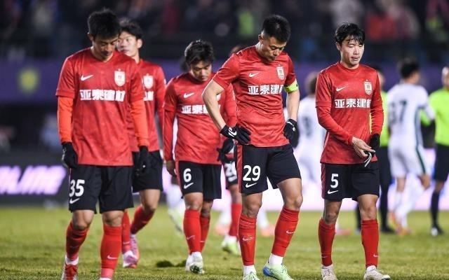 亚泰惨败时隔七年再降级频繁丢分无