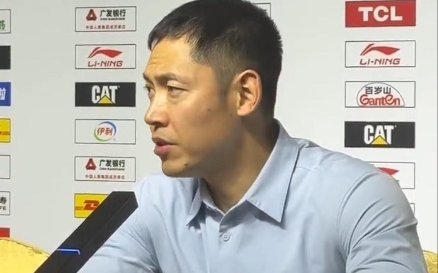 输江苏张庆鹏又甩锅！多次强调防守与沟通问题，却不反思自身！