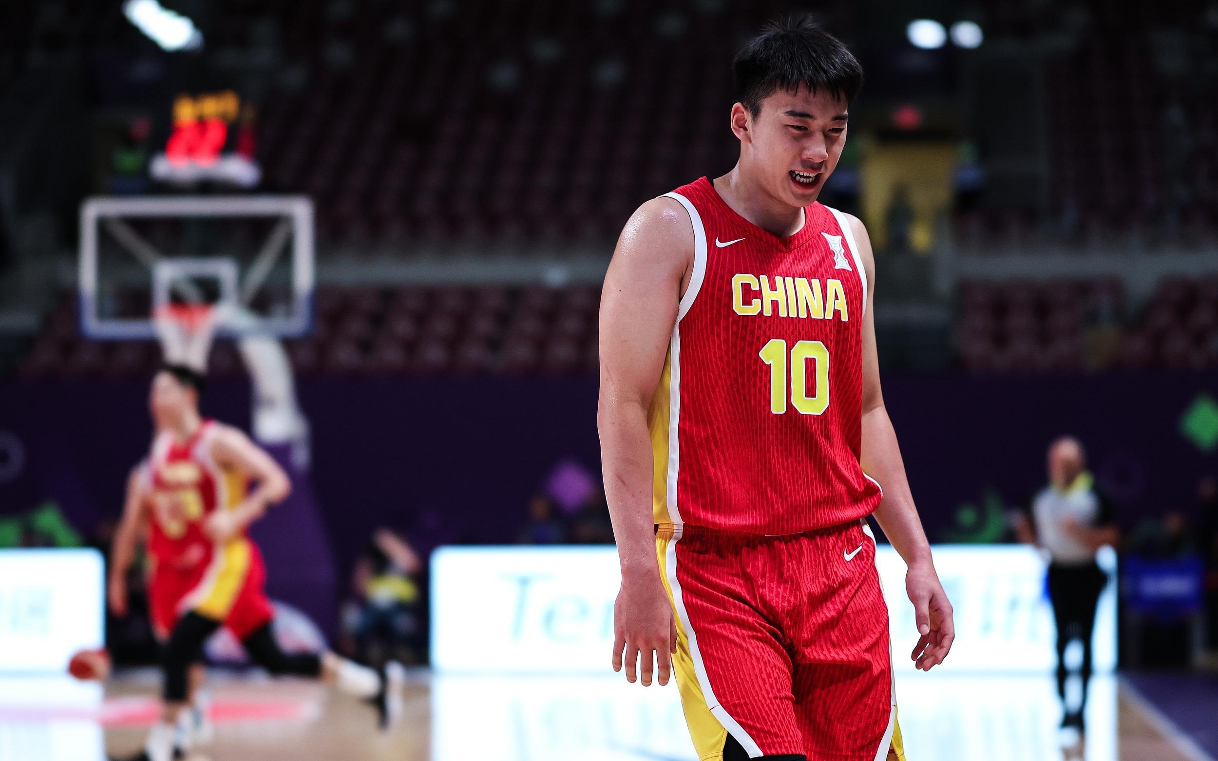 媒体人:王俊杰表示明年可能会参加NBA选秀,没选上也会在海外寻找机会