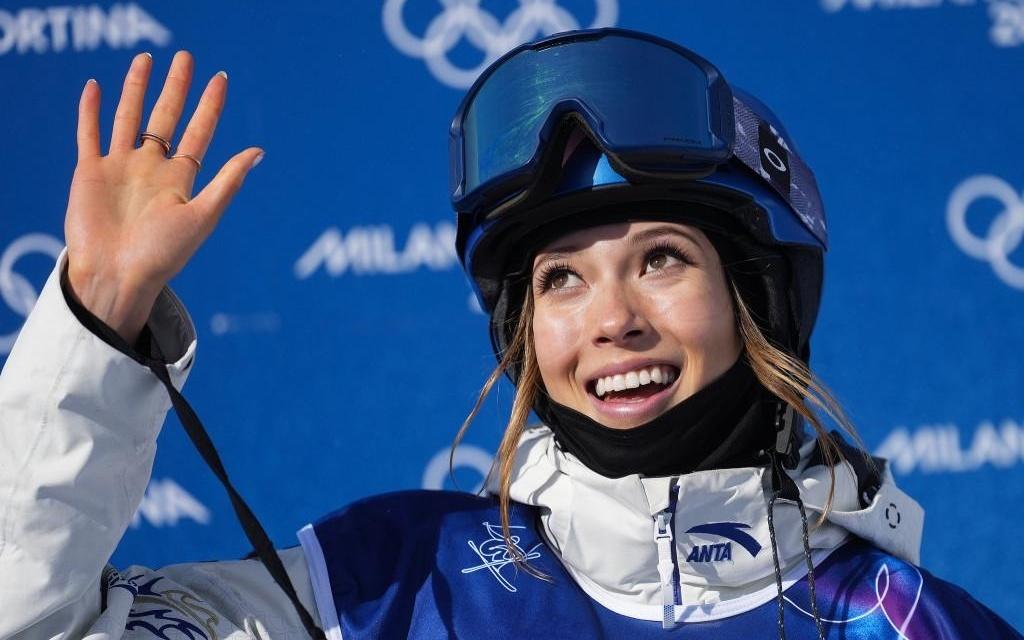 完美收官！谷爱凌卫冕自由式滑雪U型场地金牌，李方慧夺银