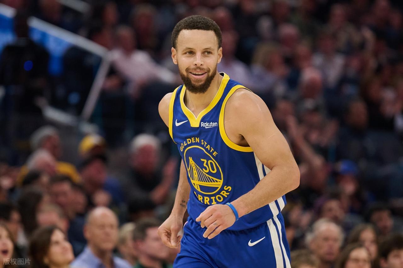 杀死比赛！库里轰31+7+7打爆雄鹿！欺负追梦，字母哥空砍34+10+5