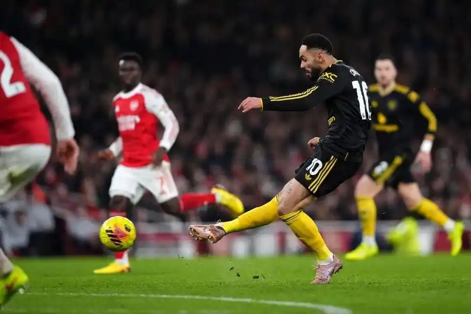 曼联32阿森纳，库尼亚绝杀，红魔2年来首次杀入前4