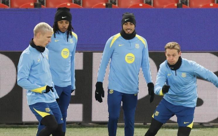 累计两黄，德容、卡萨多、费尔明与马丁若再在欧冠吃牌将停赛