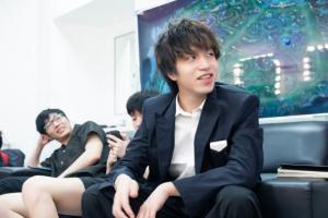 下路要送真没办法厂长执教EDG五个赛季仅一次带队晋级季后赛