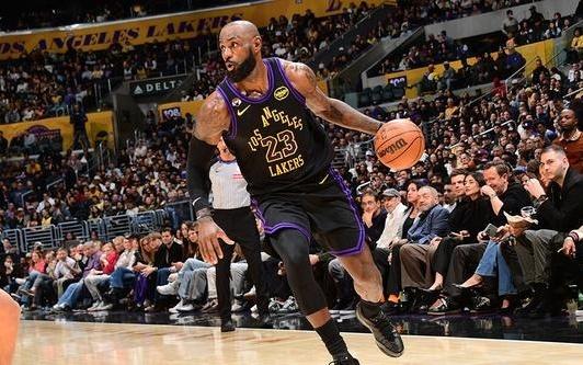 詹姆斯31+9+10东契奇27+12湖人主场大胜老鹰