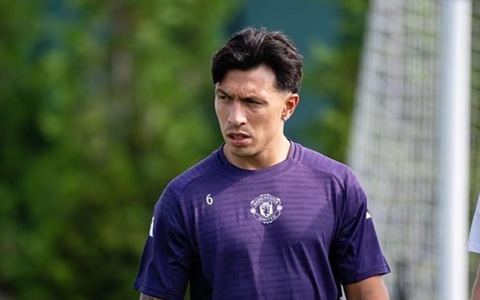 记者：芒特和利马均未出现在曼联周中