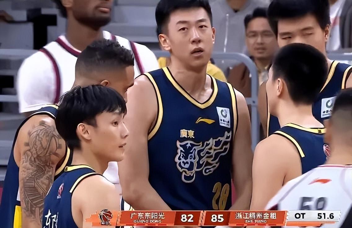 广东遭绝杀揪出最大毒瘤！他投篮11中3，关键三分不中，打的真差