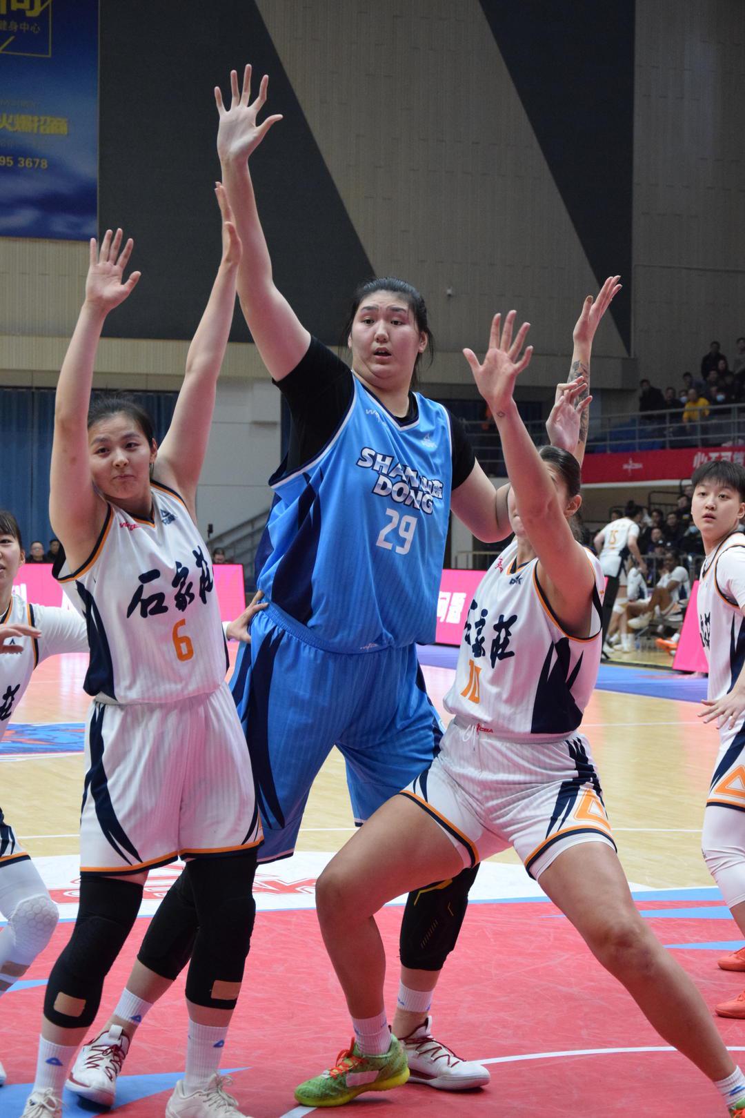 大杀器还需慢慢磨砺！WCBA首秀，张子宇贡献15分6篮板