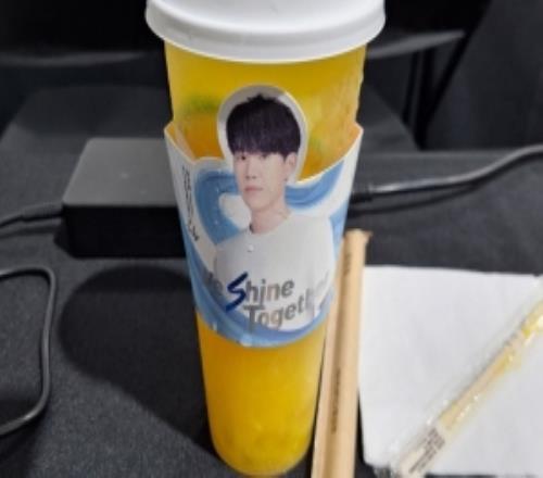 外媒记者：TS和Tarzan向媒体赠送小零食欧洲战队有时会抵制我们