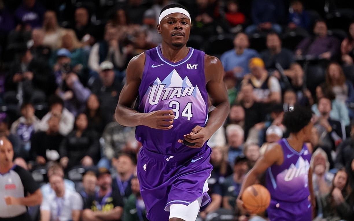 疯狂砍下19+30，爵士双向合同内线简直是打爆了快船二队