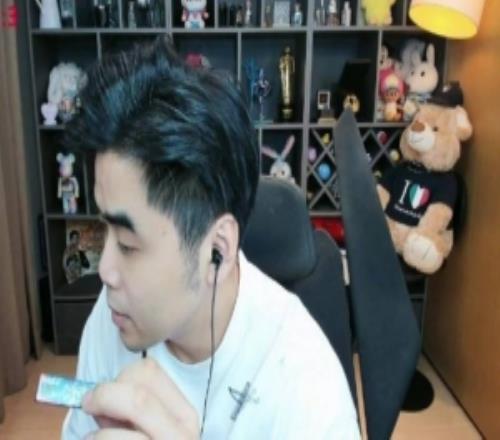 让wei退役他今天打得挺好！朱开：为什么把锅扣在一个打野身上