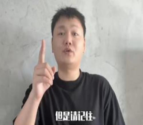 丈育了Yagao开的电竞酒店今天给客户中秋祝福的字打错了