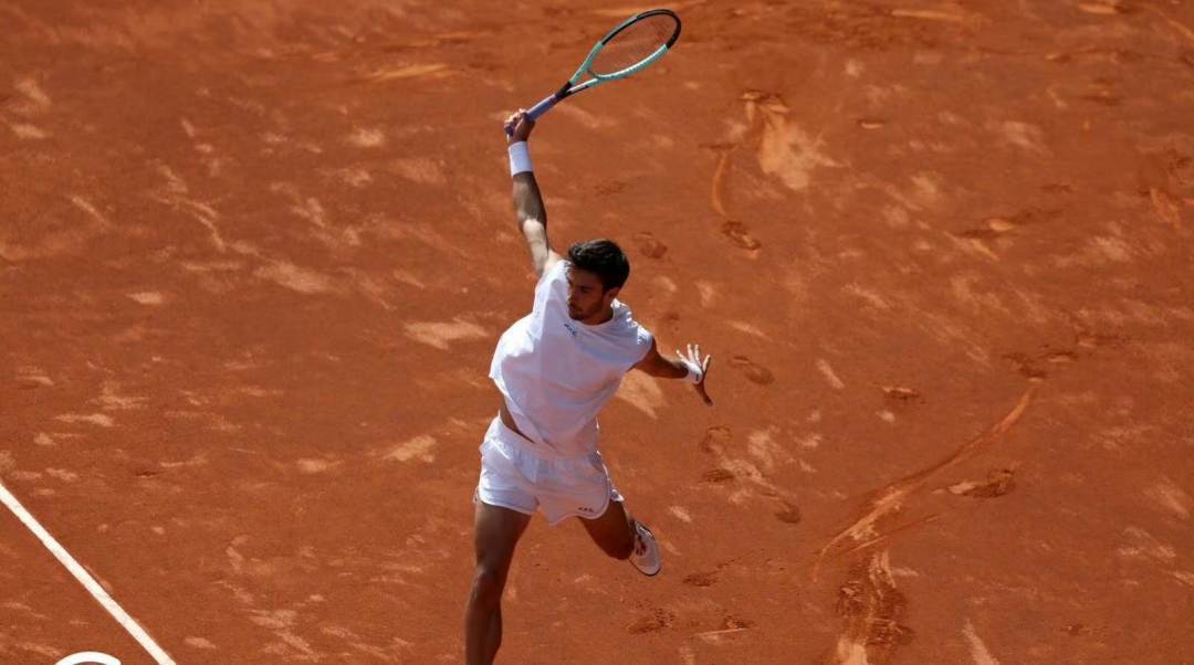 虽少但有，52年来年终前十单反选手从未缺席！