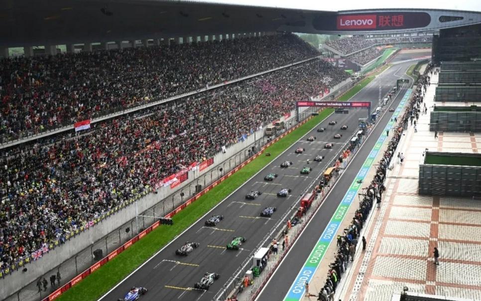 F1点燃上海赛事经济：330元到42800元门票全售罄，周边多家酒店一房难求