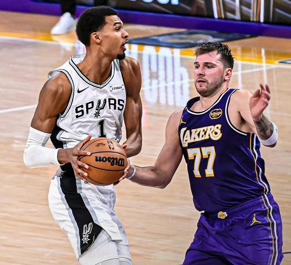 詹姆斯避战！湖人91107马刺：东契奇38+10+10尽力了！