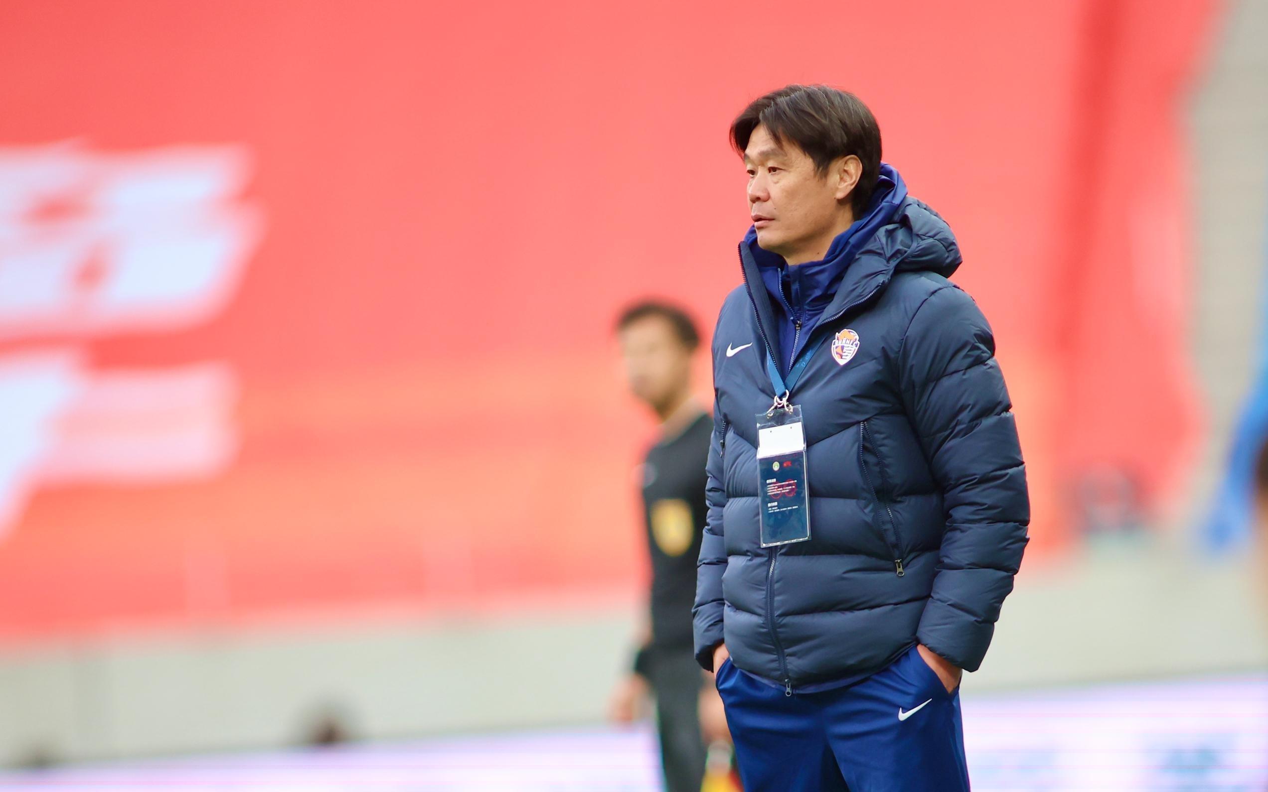 李霄鹏:国安因为周中有亚冠比赛,体能和精力都有点问题