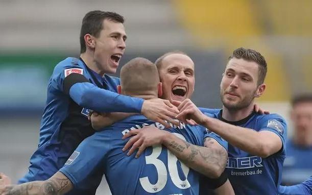 德国杯门兴VS卡尔斯鲁厄：老牌劲旅德