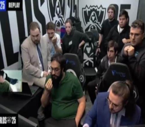 Tian：借着机会给你去年队友道歉吗Yagao：你会给16强队友道歉吗