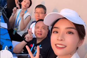 霜姐也是走起来了！余霜更新抖音视频分享自己前往世运会参与工作