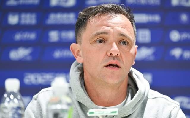 真恶心，北京国安耻辱出局主帅却夸夸