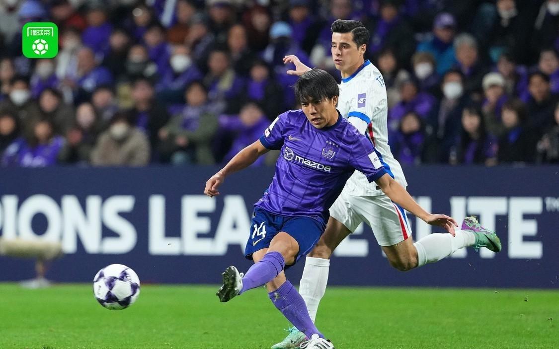 申花客场01广岛三箭，路易斯失良机+