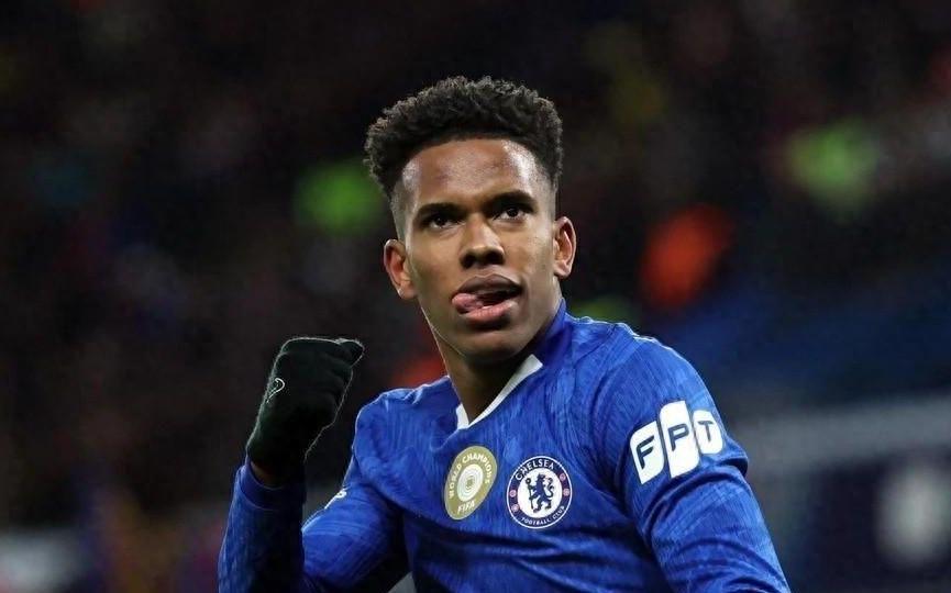 埃斯特旺载入欧冠史册：18岁巴西新星