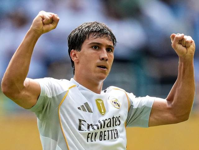 今晚皇马2026首秀：7分之差输不起！姆