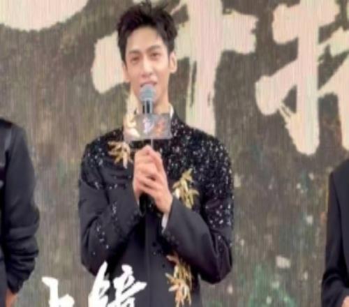 罗云熙:如果有机会肯定愿意看S15决赛的就看到时候的工作安排!