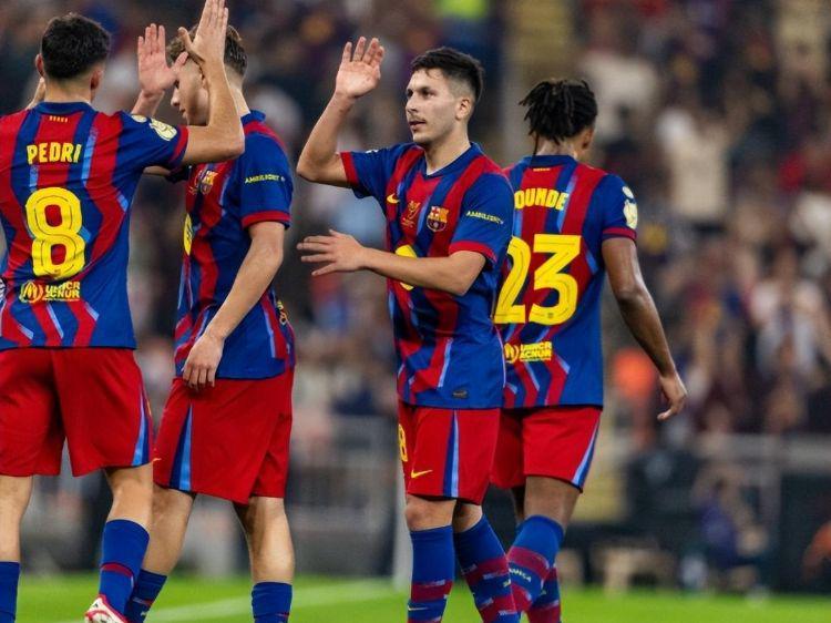 50！拉神梅开二度，巴萨狂轰9连胜，强势