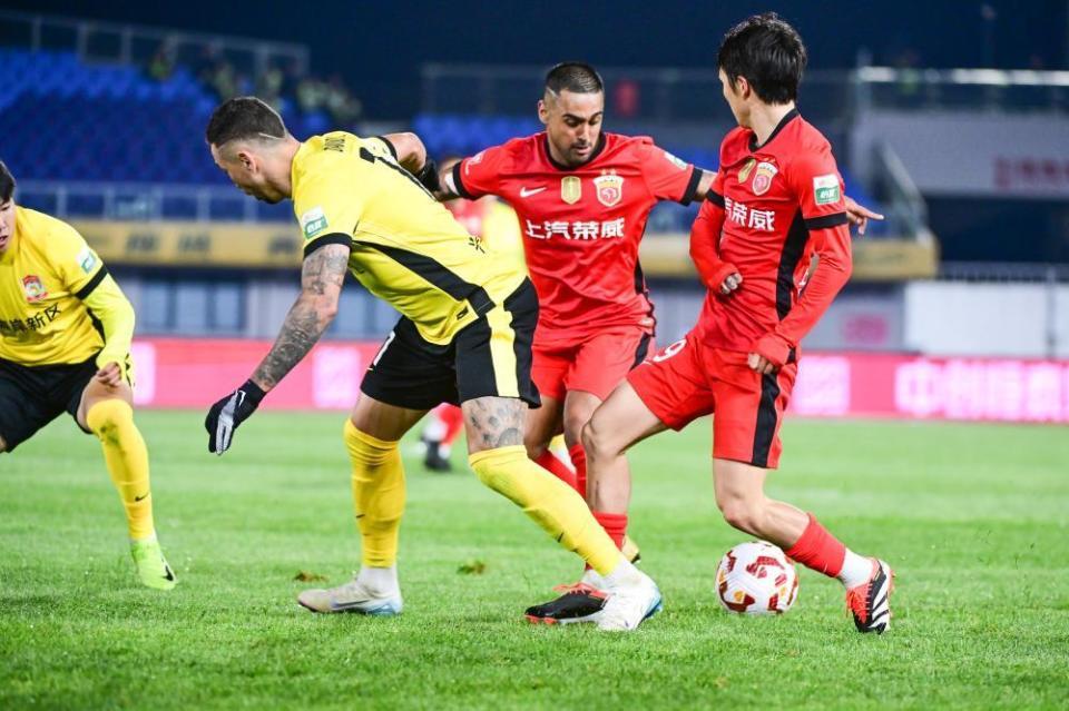 海港VS西海岸首发：5外援PK4外援！蒯纪