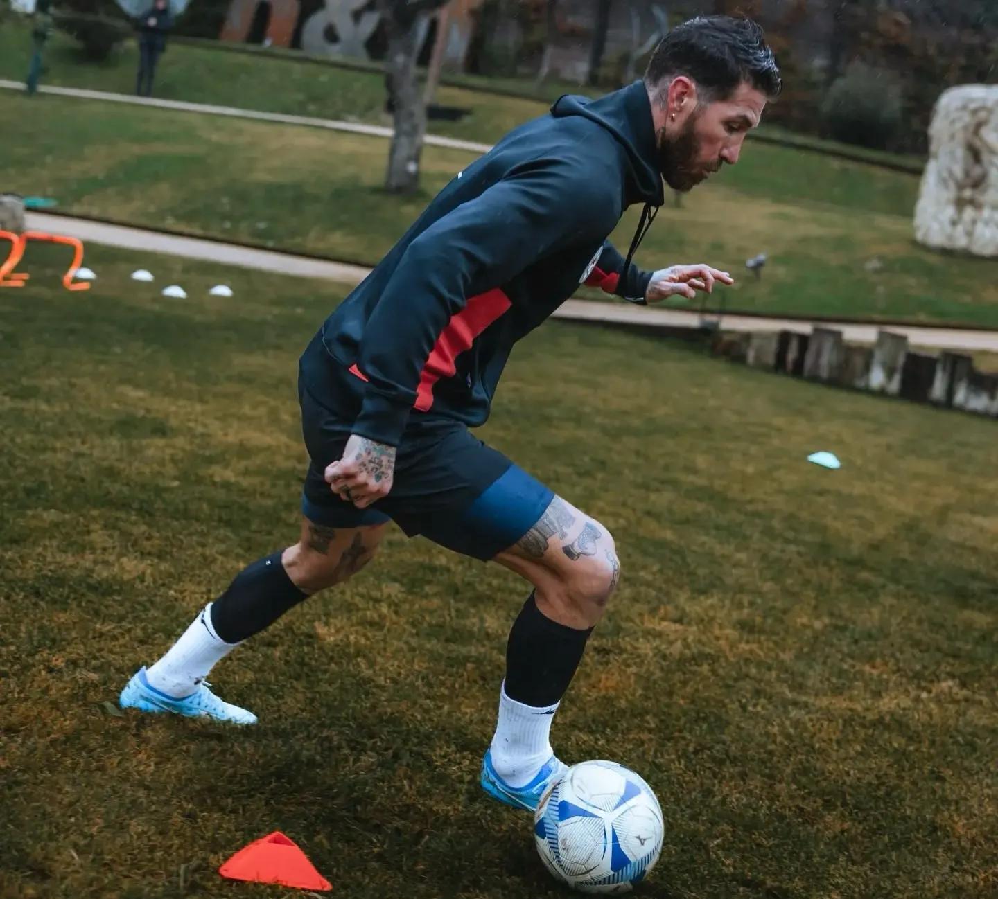 天壤之别：拉莫斯仍无球可踢，哈梅斯已找到新球队