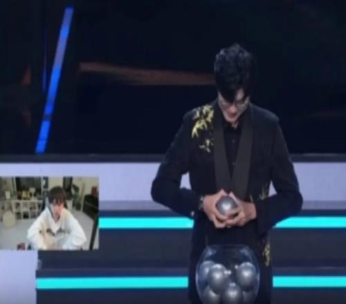 Doinb：AL这抽签真有点顶不住，把我们的力量借给AL