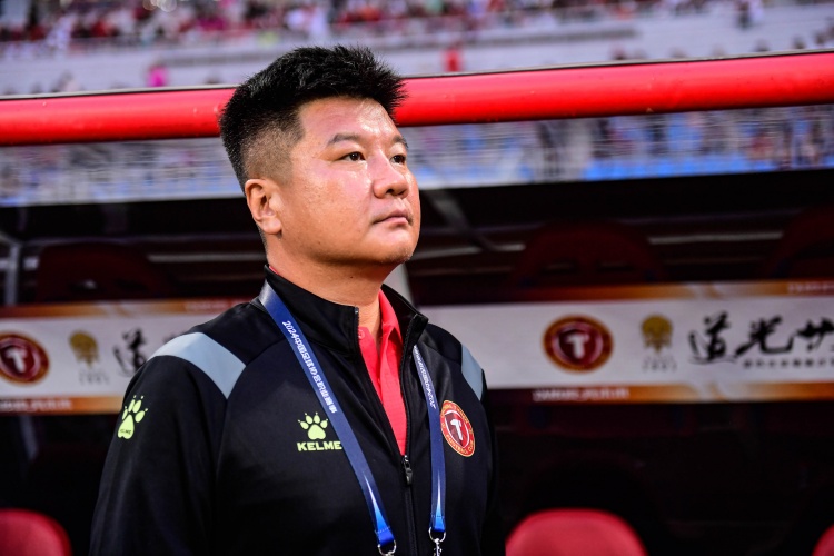 李璇谈辽宁铁人：中甲才9轮就有人喊李金羽下课，就这么没耐心