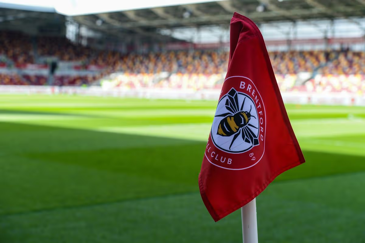 两英超球星见义勇为，为救人被打至挂