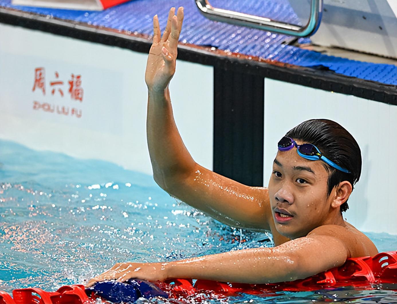 四金王刷爆纪录！中国游泳18岁1米98天才崛起：冲刺完胜奥运冠军