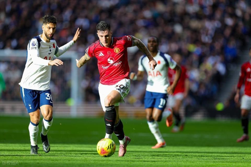 8500万血亏曼联新援0射门！单刀不射痛失绝杀+伤退致队少打1人