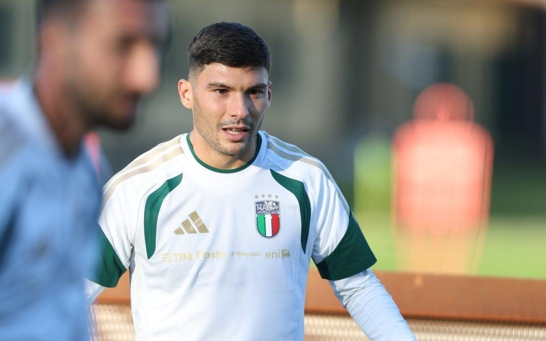 官方：基耶萨退出意大利国家队，坎比亚