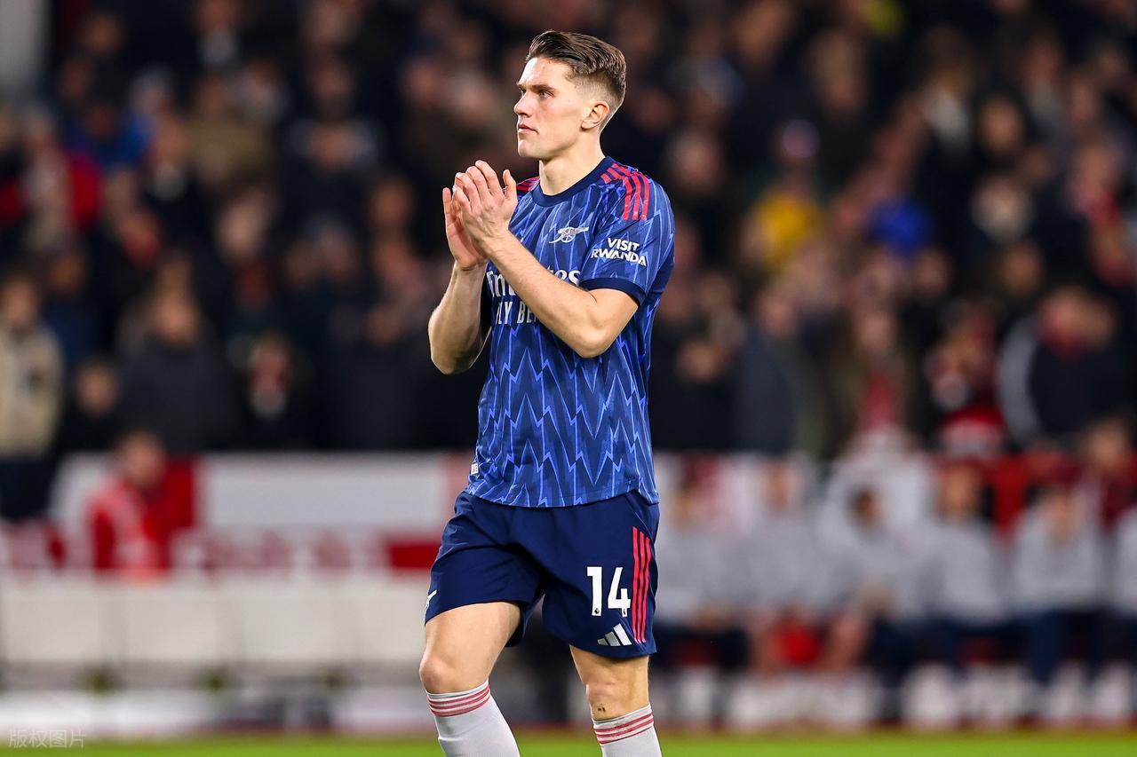 英超最新积分战报阿森纳辜负曼联好意闷平保级弱旅多曼城7分