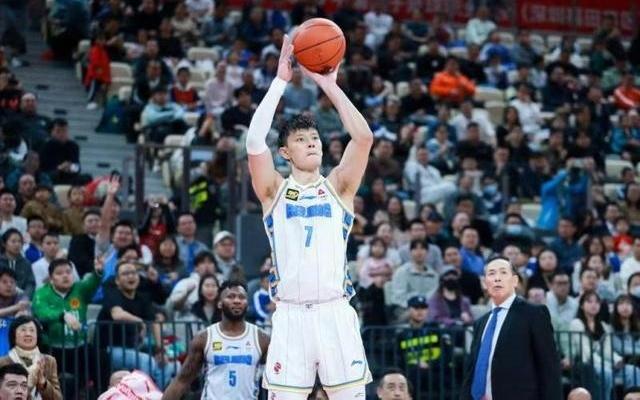 CBA拿到澄清信曾凡博元旦大战将迎赛季首秀