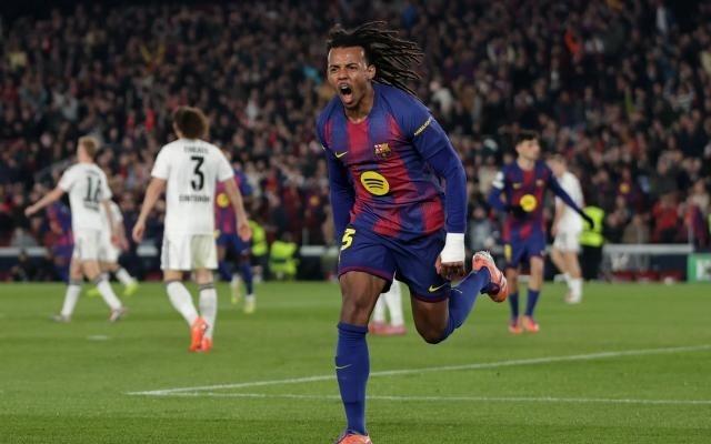 【欧冠】孔德头球双响，巴萨2比1逆转