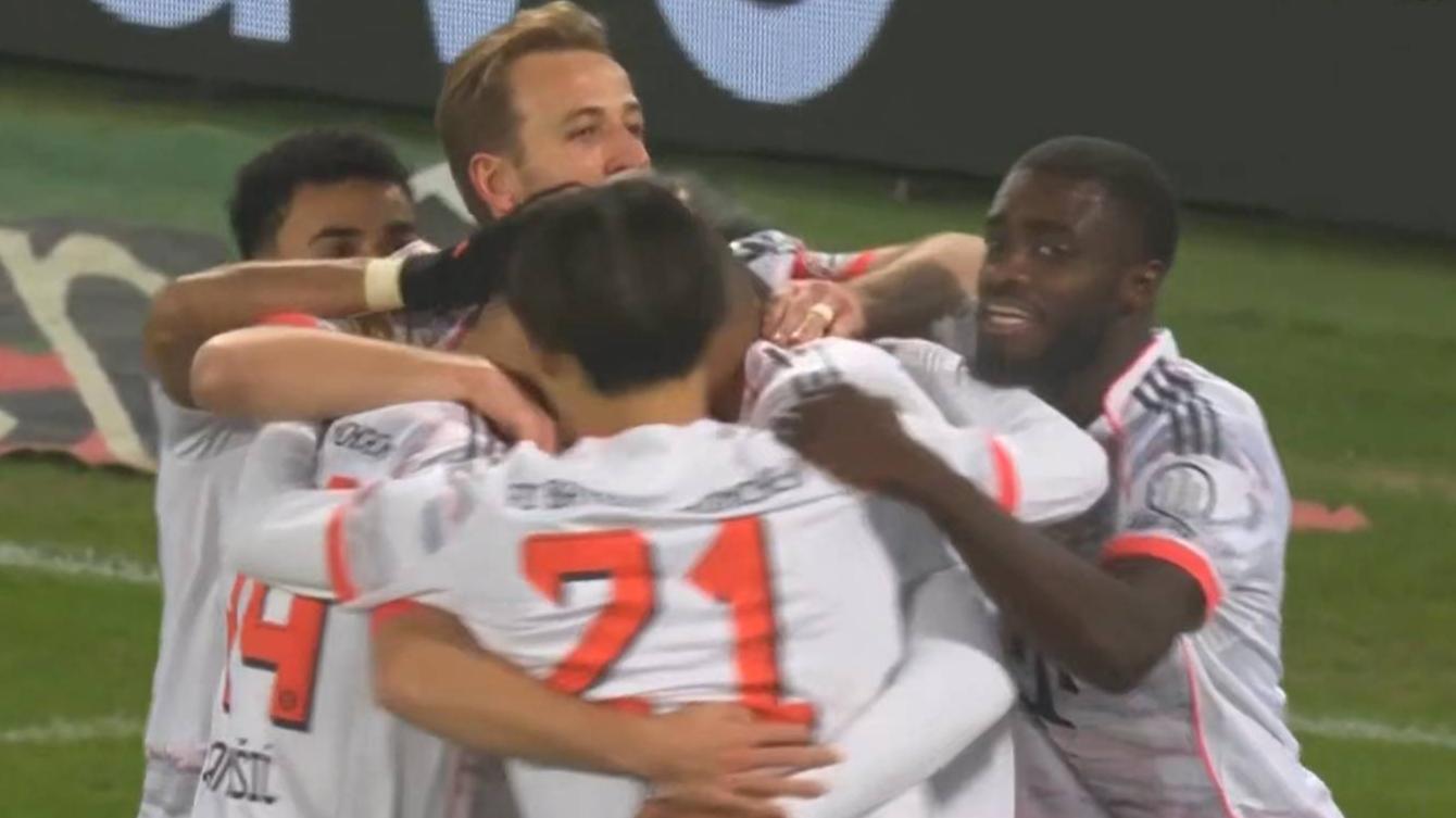 德甲霸主挡不住！40横扫，15轮不败，狂轰55球，领先第二名9分！