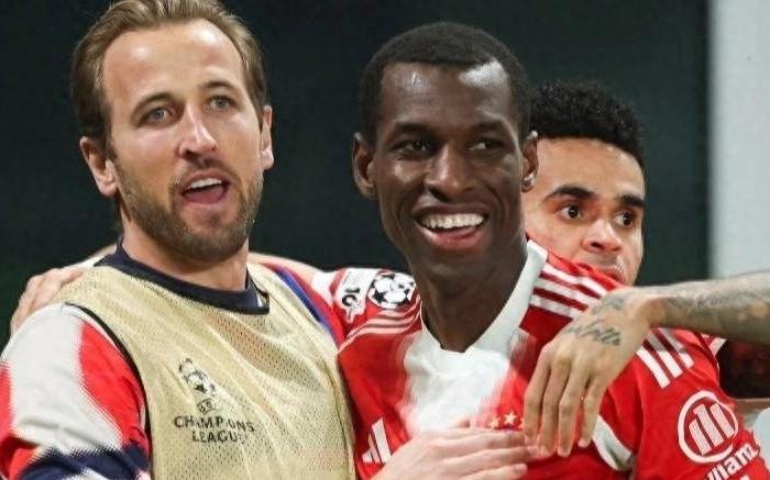 拜仁61血洗亚特兰大，一只脚已踏进欧