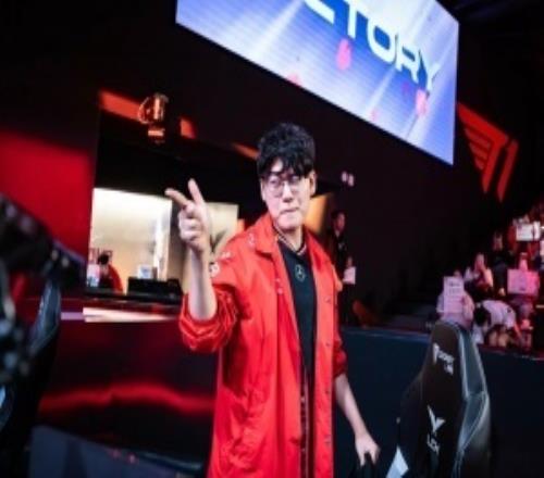 Gumayusi粉丝群留言：大家吓了一跳吧，我们在其他地方笑着相见吧