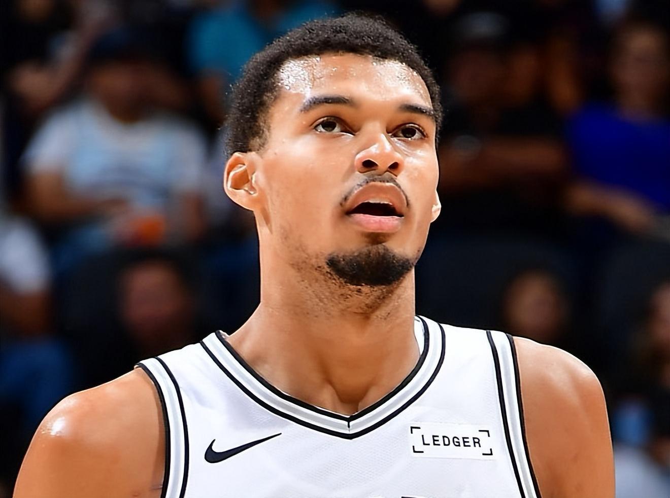 38分12板5助5帽5三分！就在今天，2项前无古人的纪录被文班达成了