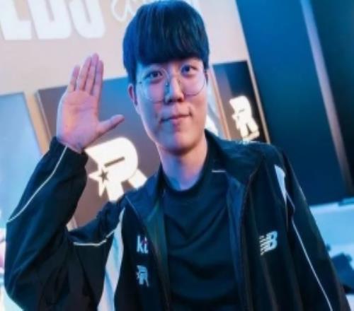 Cuzz：希望瑞士轮击败过的TES晋级，但T1应该会进决赛