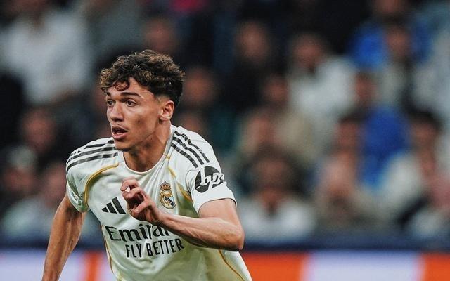 皇马亚马尔18岁超新星将卡马文加挤