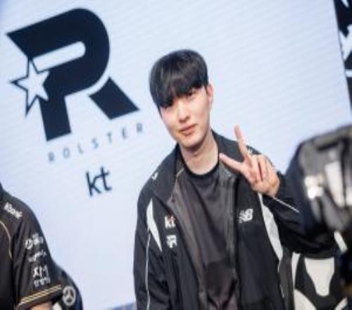 怎么把哥哥爆掉了Deokdam全场狂砍15318数据,飞机狂轰+Ez四杀