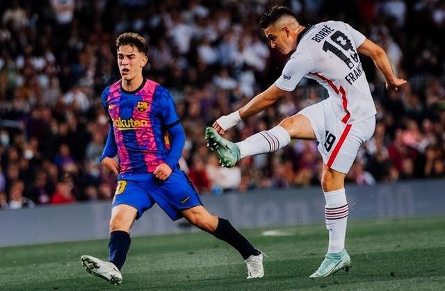 凌晨4点巴萨打响欧冠复仇战：曾遭对