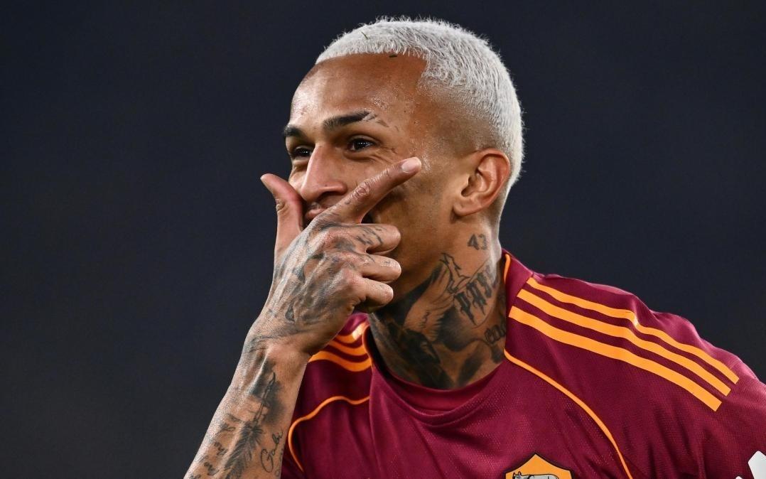 英媒：曼城、热刺和纽卡在关注韦斯利，但罗马并不想出售他